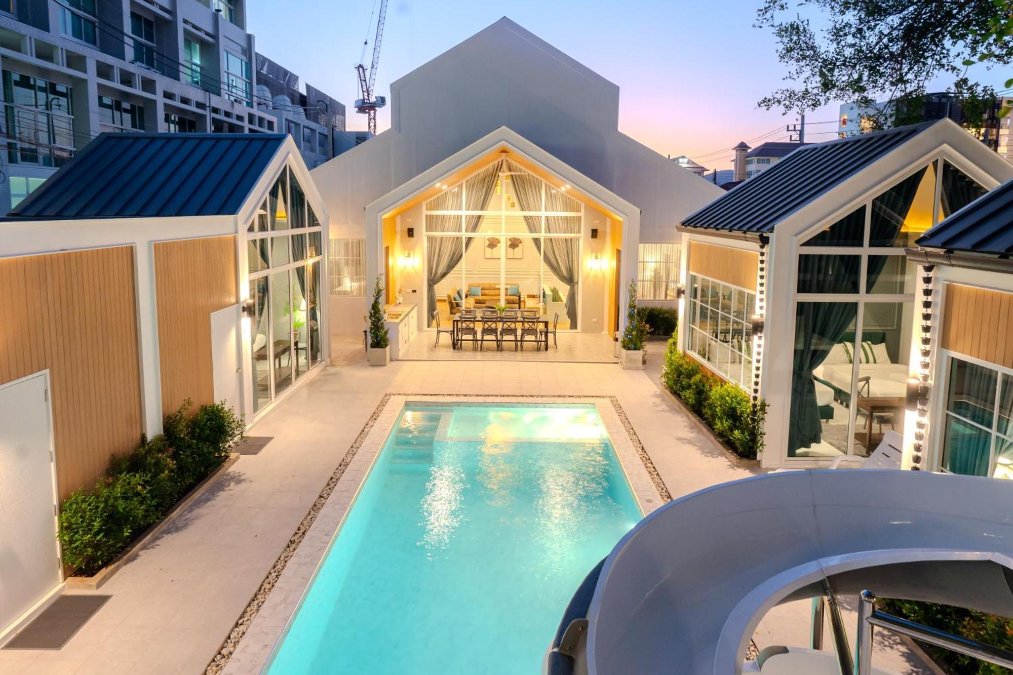 The And I Private Pool